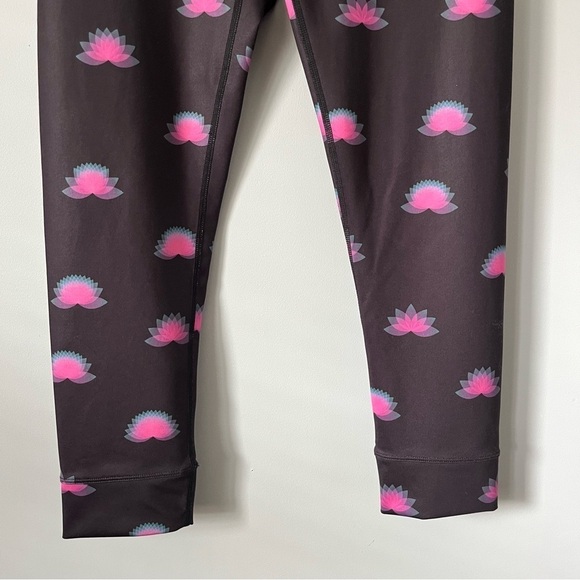 FP Movement By Free People Pink Lotus Flower Cropped Yoga Leggings Size Small - Picture 5 of 16